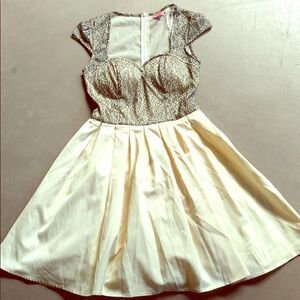 Chi Chi London Formal Dress Cap sleeve lace